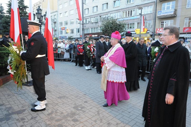 X Dzień Papieski w Gdyni; fot. M. Grabarz i J. Hlades