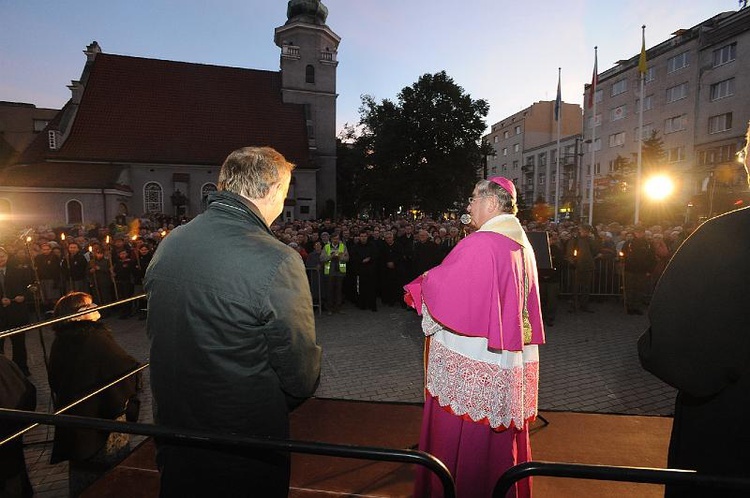 X Dzień Papieski w Gdyni; fot. M. Grabarz i J. Hlades