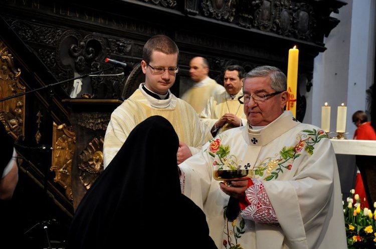 Msza św. z procesją rezurekcyjną fot. Karolina Hermann