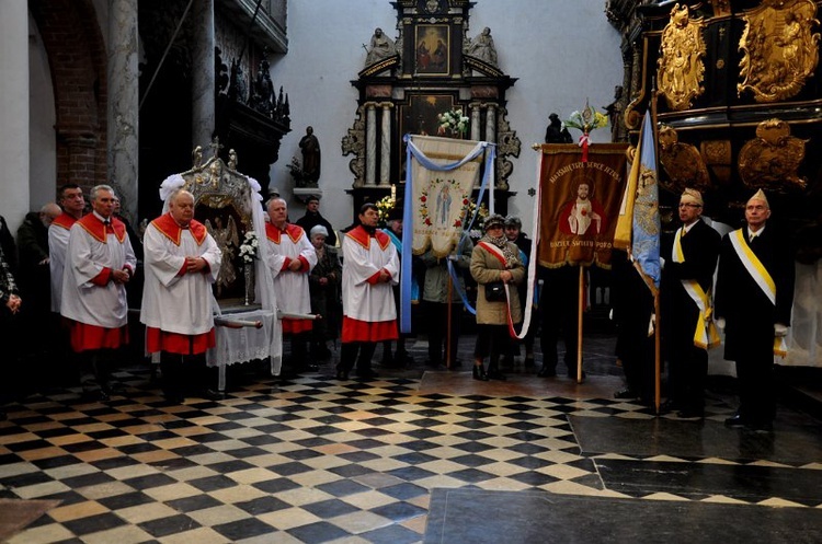 Msza św. z procesją rezurekcyjną fot. Karolina Hermann