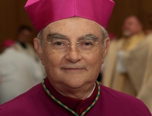 Abp Hoser: Papież znakiem sprzeciwu