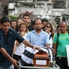 Rio de Janeiro. Pogrzeb ofiar wypadku.
