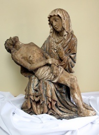 Pieta - XV-wieczna rzeźba skradziona w Świerczowie (opolskie) w 1995r.