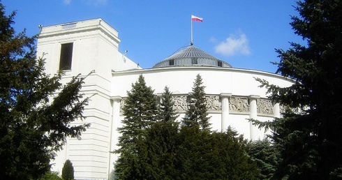 Prezydium Sejmu przyjęło uchwałę o zmianie regulaminu Izby na czas epidemii