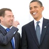 Prezydenci Rosji i USA w trakcie szczytu G8 w L'Aquilli