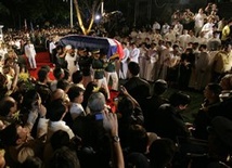 Filipiny: Pogrzeb Corazon Aquino