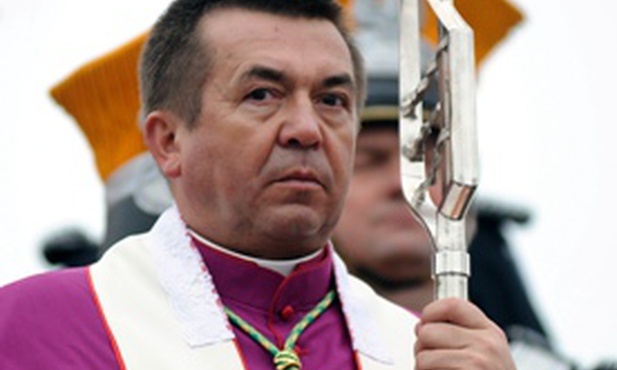 Bp Płoski wzywa do modlitwy