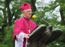 Abp. Zimoń do kobiet