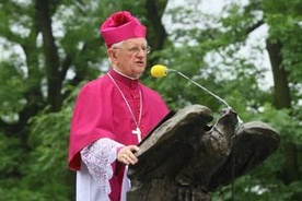 Abp. Zimoń do kobiet