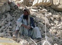 Afganistan: Zamach przed meczetem