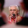 Watykan: Benedykt XVI na platformie