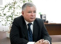 Kaczyński: obniżyć akcyzę na benzynę