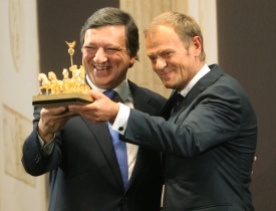 Burz mury, buduj mosty
