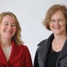 Elisabeth H. Blackburn (R) i Carol Greider (L)