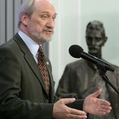 Macierewicz wygrał kolejny proces