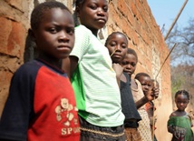 HRW oskarża Kenię o rekrutowanie dzieci