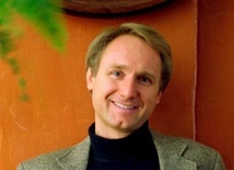 Dan Brown