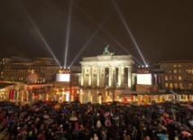 Tysiące ludzi pod Bramą Brandenburską