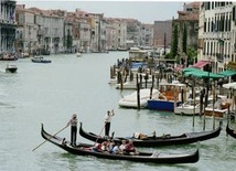 Mieszkańcy uciekają z Wenecji 