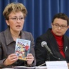 Pełnomocnik Rządu ds. Równego Traktowania Elżbieta Radziszewska (L) i minister edukacji Katarzyna Hall (P)