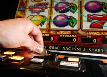 Senacka komisja za przyjęciem ustawy o hazardzie