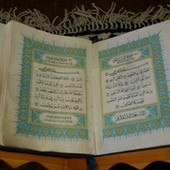 Papież otrzymał Koran i dywan