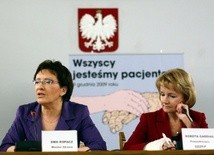 Minister zdrowia Ewa Kopacz (L) i posłanka PiS Jolanta Szczypińska (P)