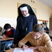 Francuzi chcą szkół katolickich