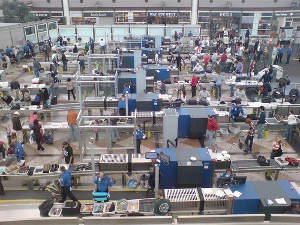 Fałszywe alarmy paraliżują lotniska