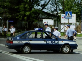 Policyjny polonez na aukcjach WOŚP