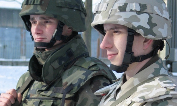 Armia przekracza 100 tys. żołnierzy