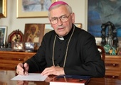 Bp Pieronek: decyzja Benedykta XVI - nieodwołalna