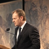 Tusk: Szukać śladów nadziei