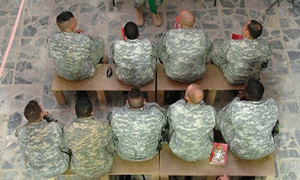 Dostali modlitewniki wojskowe