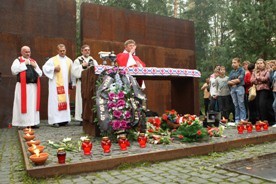 Putin zaprosił Tuska do Katynia