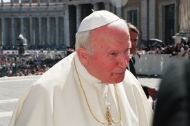 Płytki z podobizną Jana Pawła II 