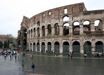 Włochy: Koloseum do remontu