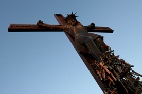 Mieszkańcy Radomia w obronie krzyża