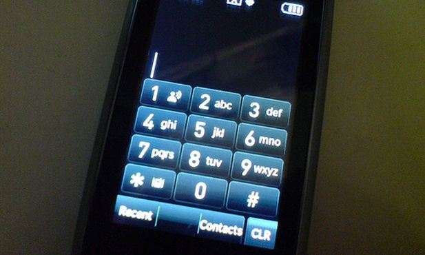 Scyzoryk w telefonie