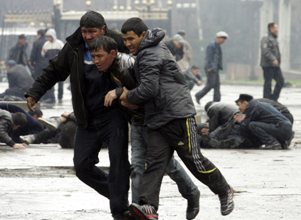 Kirgistan: Parlament w rękach manifestantów