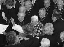 19 kwietnia Benedykt XVI spotka się z kardynałami
