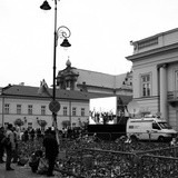 Przed Pałacem Prezydenckim