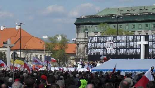 Msza sw. na Placu Piłsudskiego w Warszawie