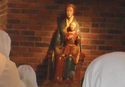 Figurka Matki Boskiej