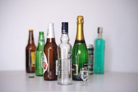 Naukowcy: Alkohol zwiększa ryzyko raka