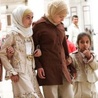 Europejczycy przeciw muzułmańskim chustom w szkołach