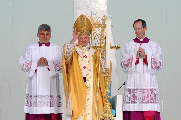 Fatima: Eucharystia z Benedyktem XVI