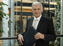 Przewodniczący Parlamentu Europejskiego Jerzy Buzek.