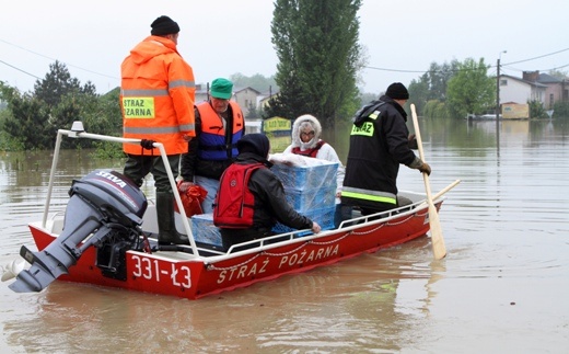 4 mln zł dla powodzian od Caritas