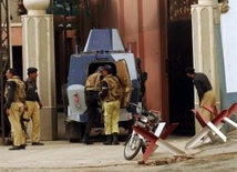 Pakistan: Dwa meczety zaatakowane